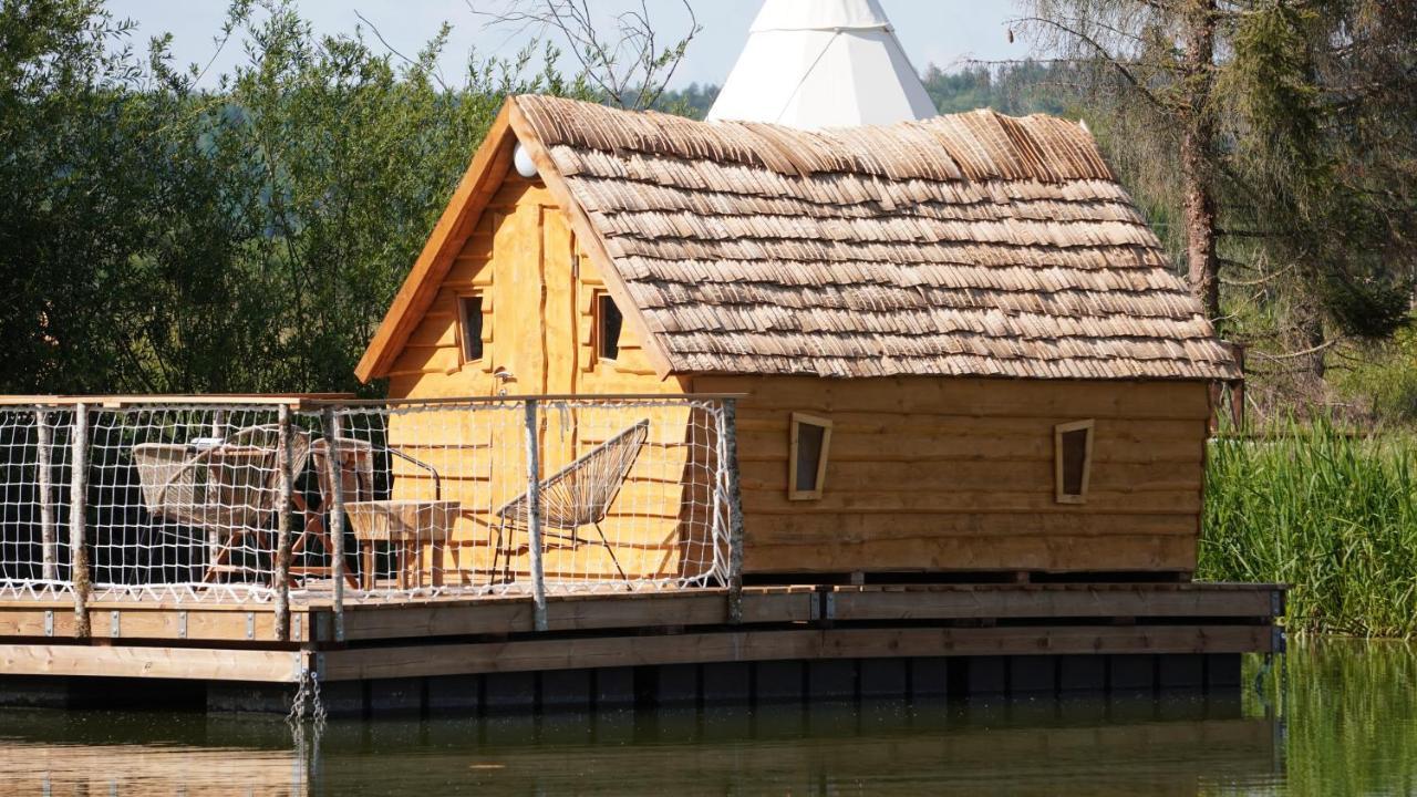 Les Cabanes Flottantes Givrauval Esterno foto