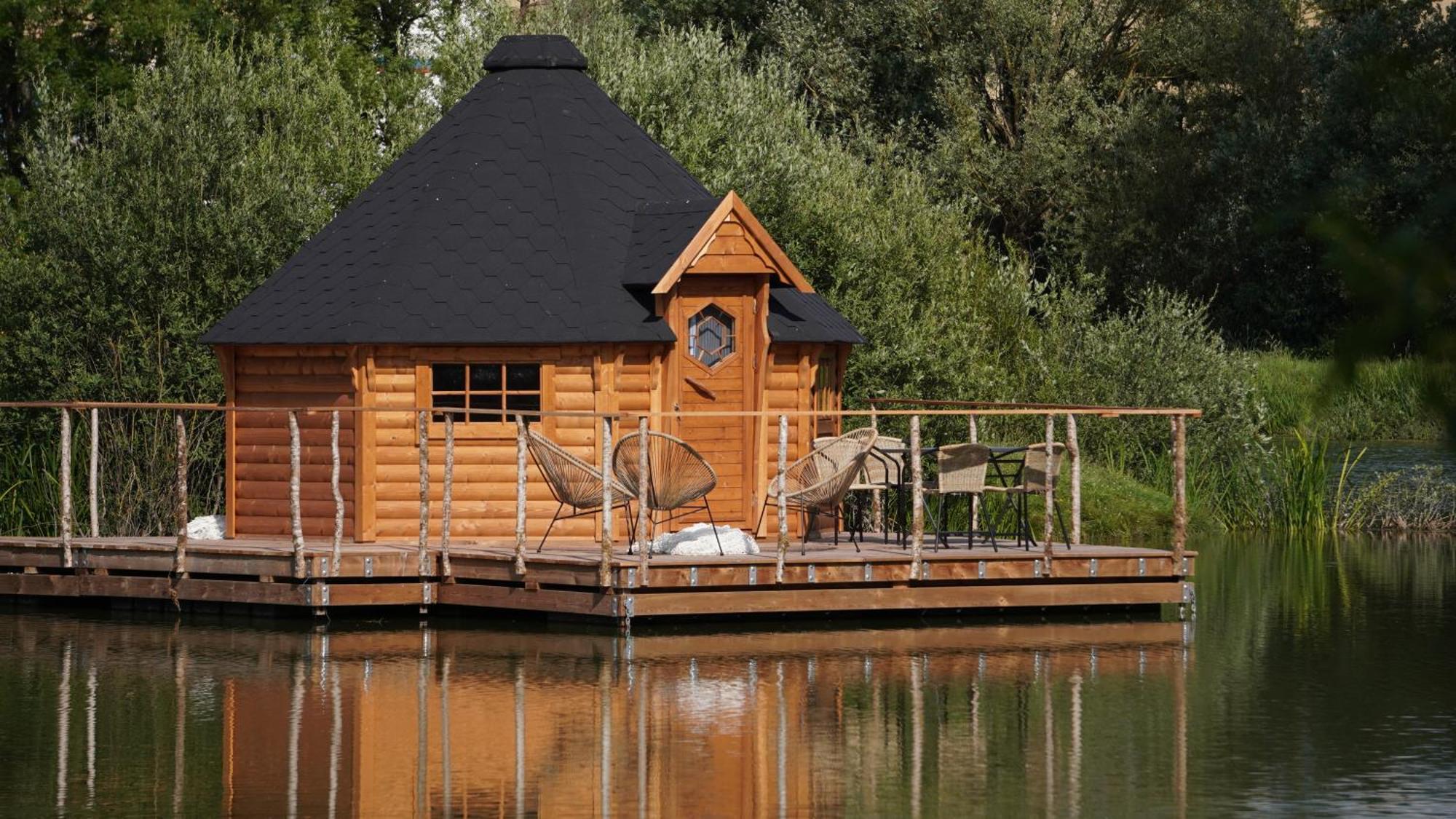 Les Cabanes Flottantes Givrauval Esterno foto