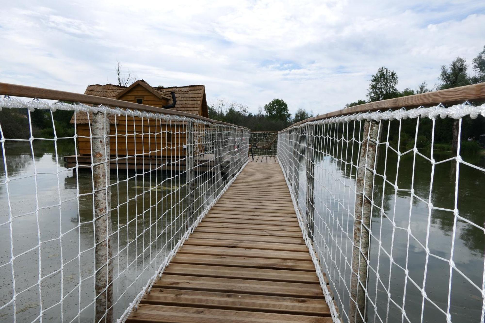 Les Cabanes Flottantes Givrauval Esterno foto