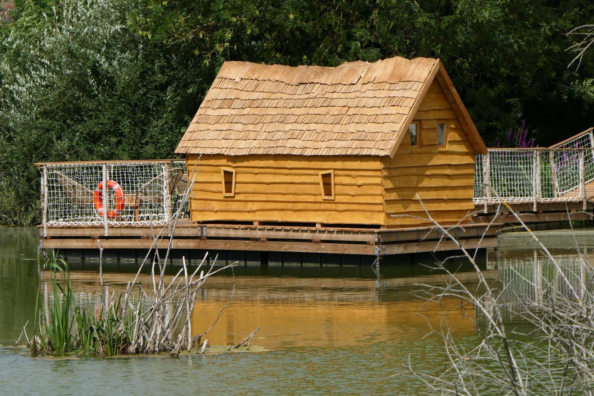 Les Cabanes Flottantes Givrauval Esterno foto