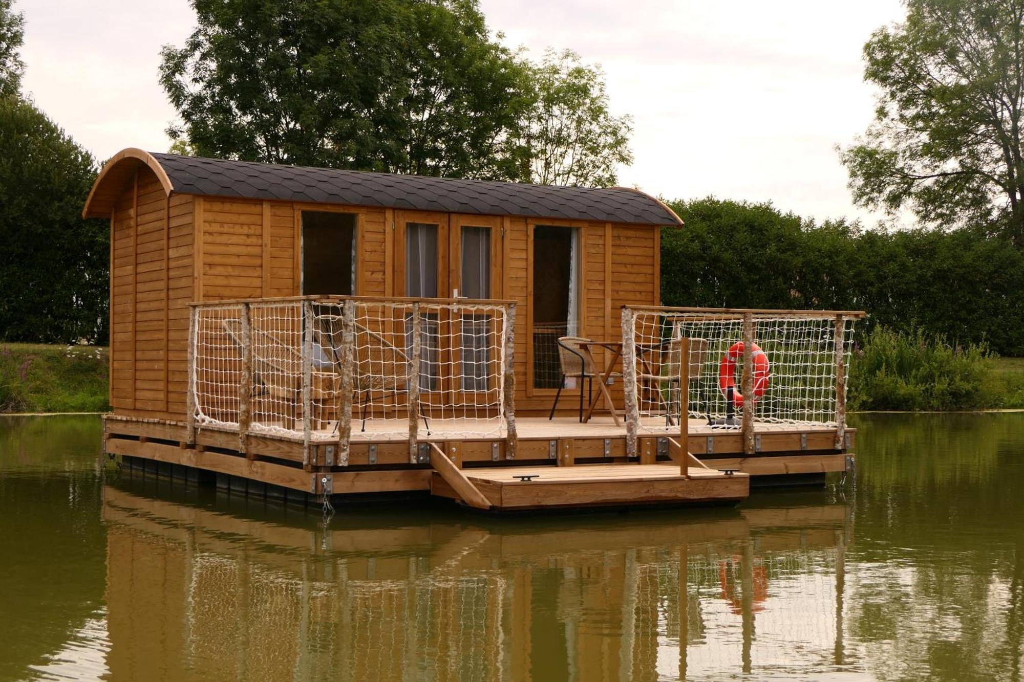 Les Cabanes Flottantes Givrauval Esterno foto