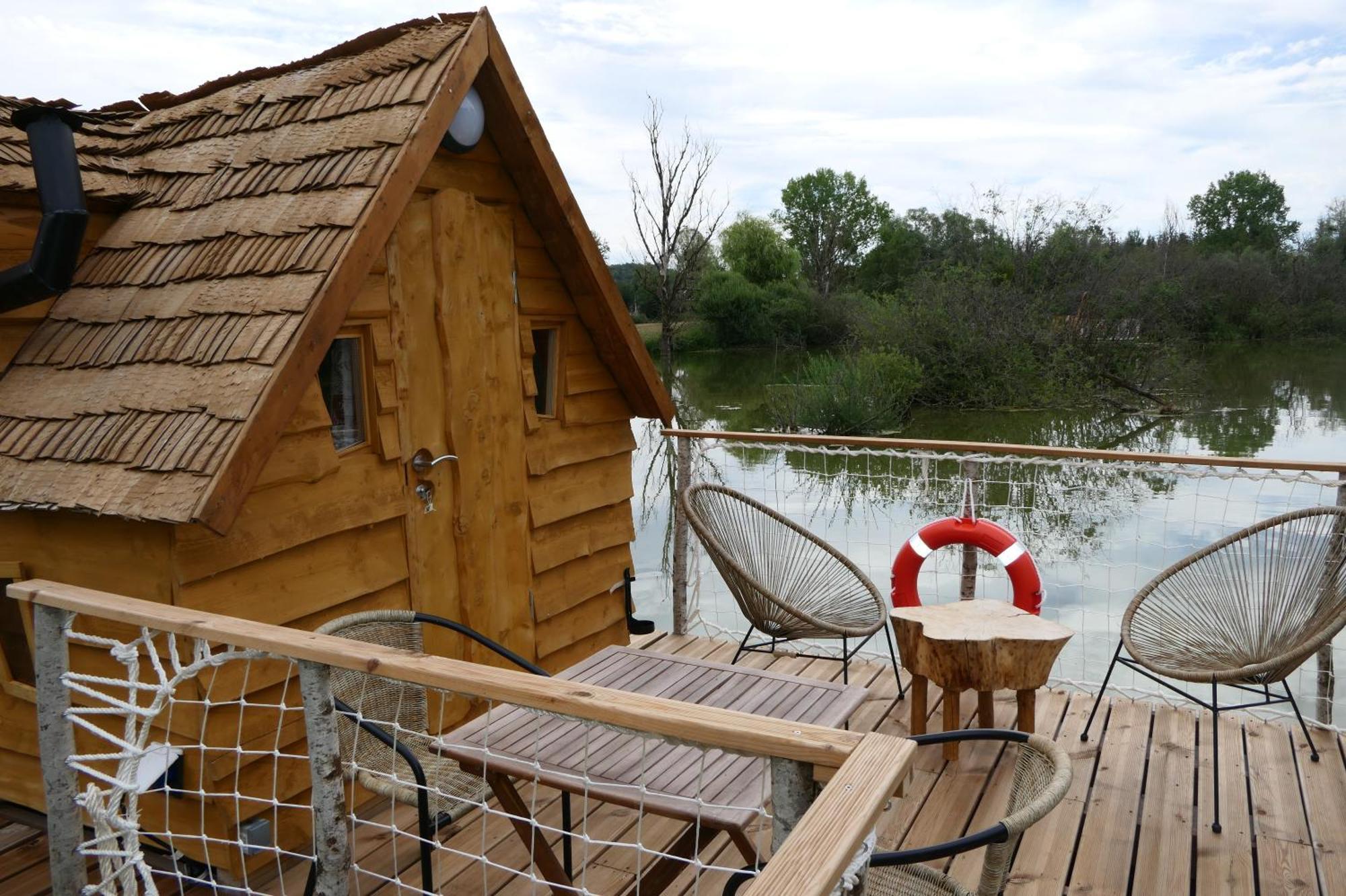 Les Cabanes Flottantes Givrauval Esterno foto