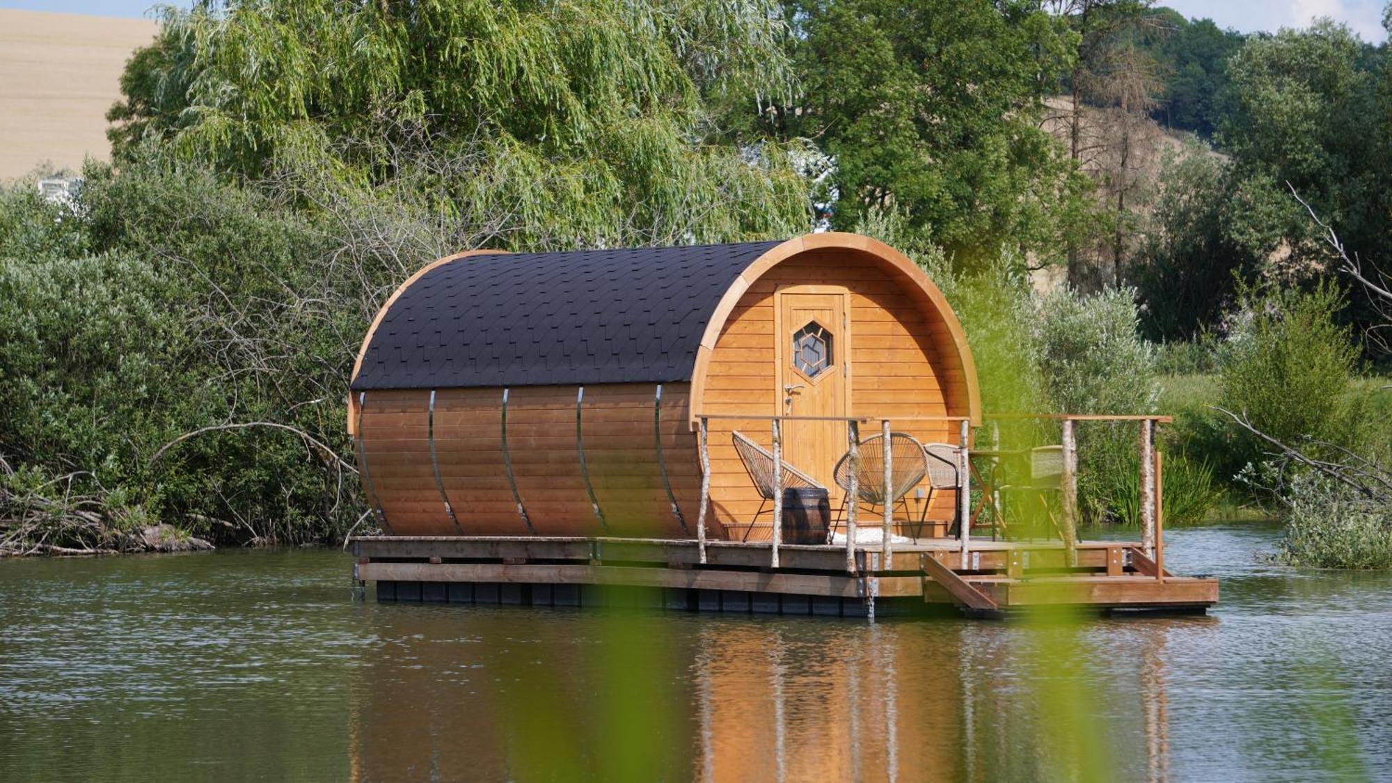 Les Cabanes Flottantes Givrauval Esterno foto