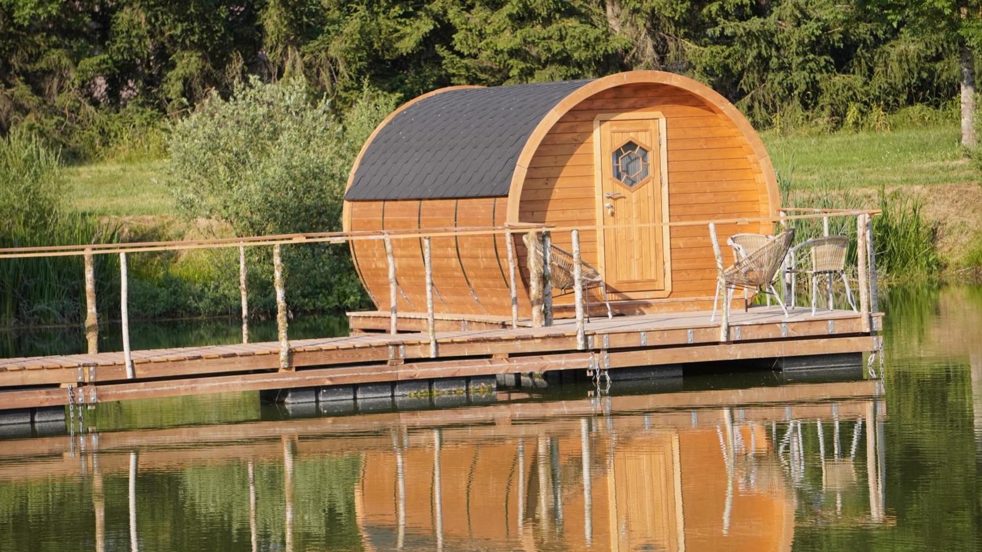 Les Cabanes Flottantes Givrauval Esterno foto