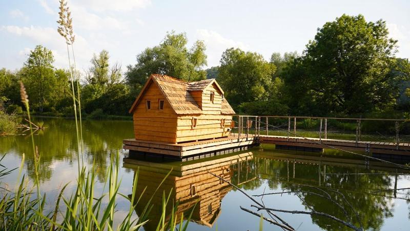 Les Cabanes Flottantes Givrauval Esterno foto