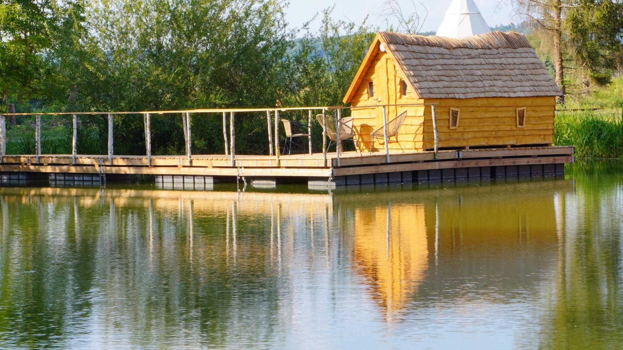 Les Cabanes Flottantes Givrauval Esterno foto